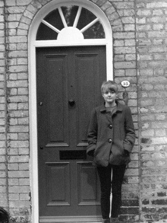 Door-girl